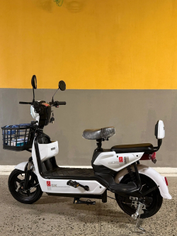 CITY-BIKE Elektroskuter 8SK White